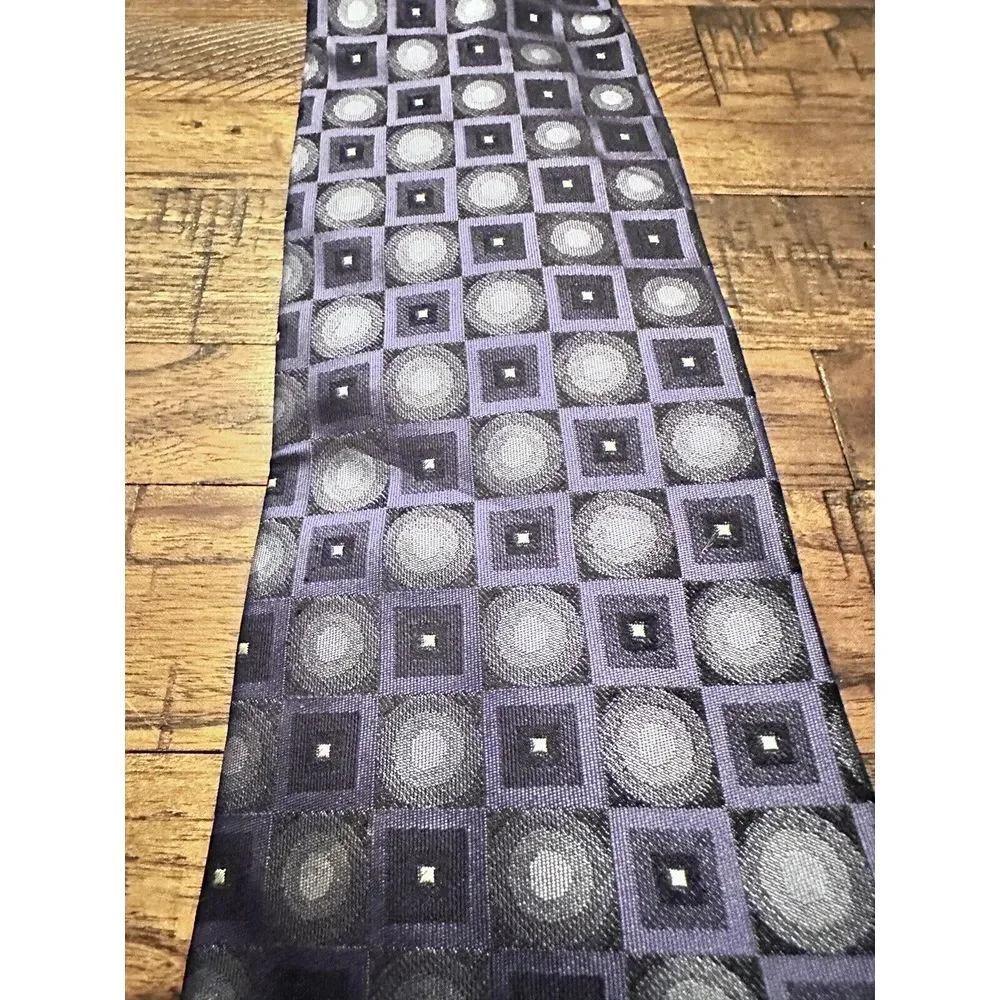 Chereskin Mens Tie 100% Silk Stain Resistant Circle‎ Square Pattern